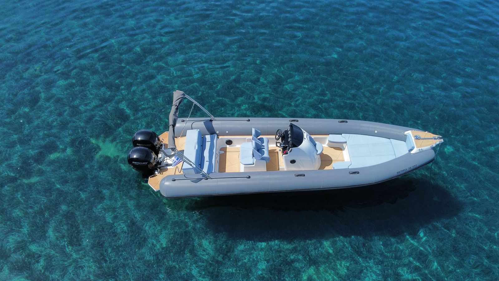 Victoria – 300 HP (2x150HP)