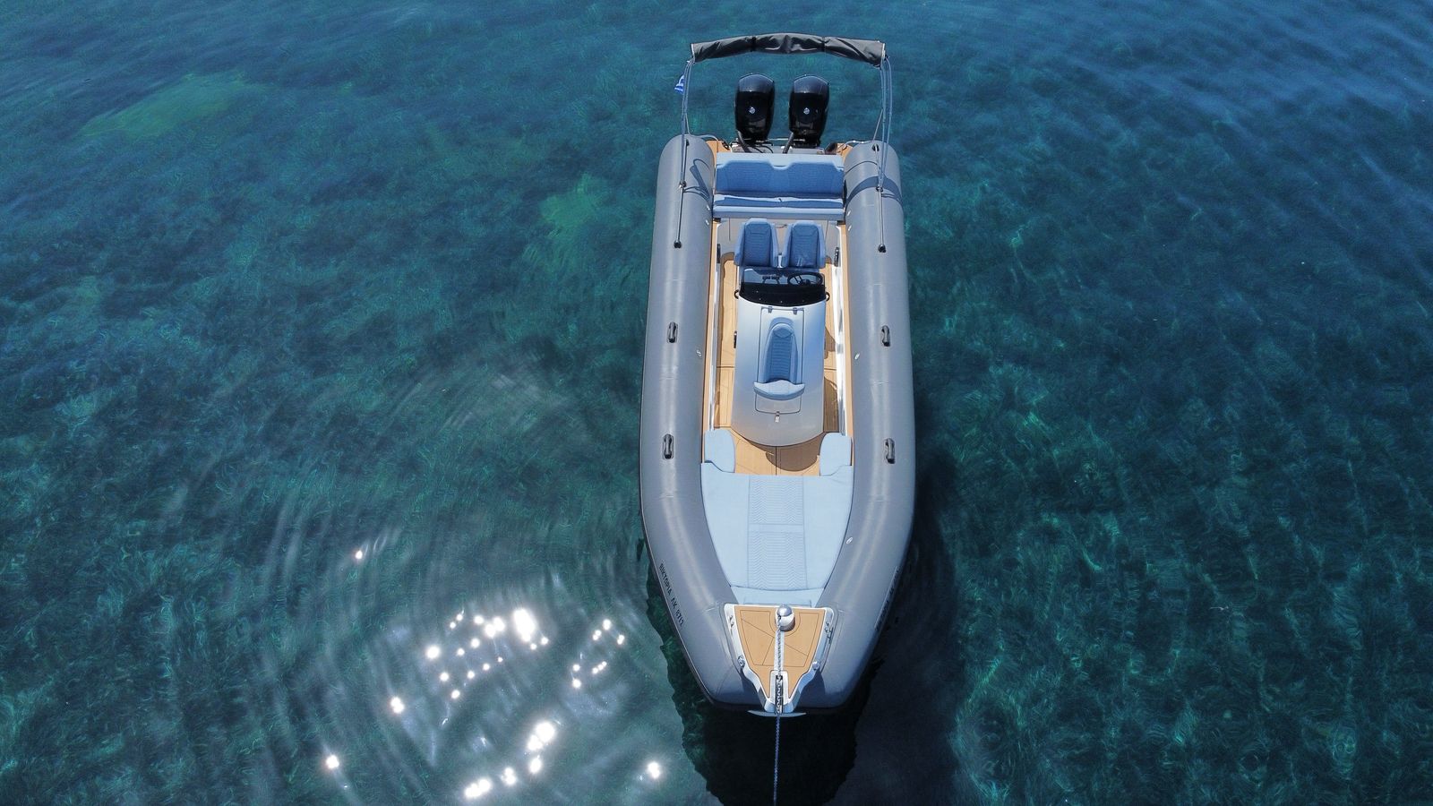 Victoria – 300 HP (2x150HP)