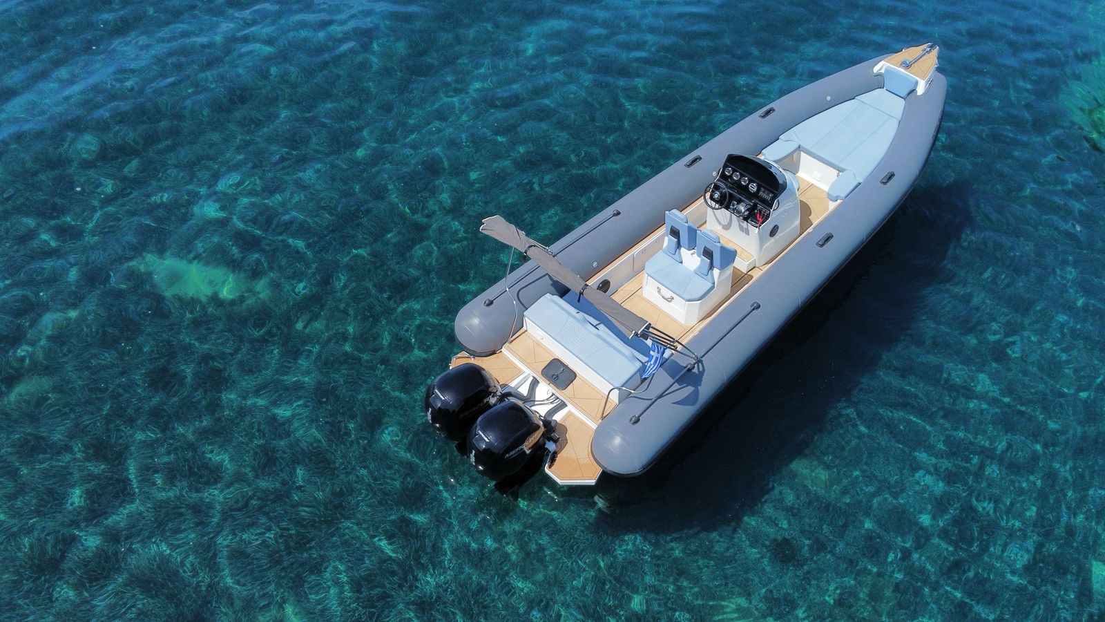 Victoria – 300 HP (2x150HP)